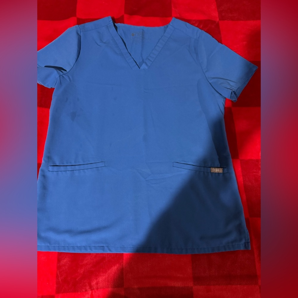Women's Royal Blue Casma™ - Three-Pocket Scrub Top
M - Royal Blue - Regular